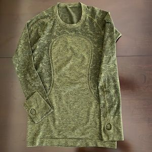 Lululemon Fit Swiftly Thumb hole